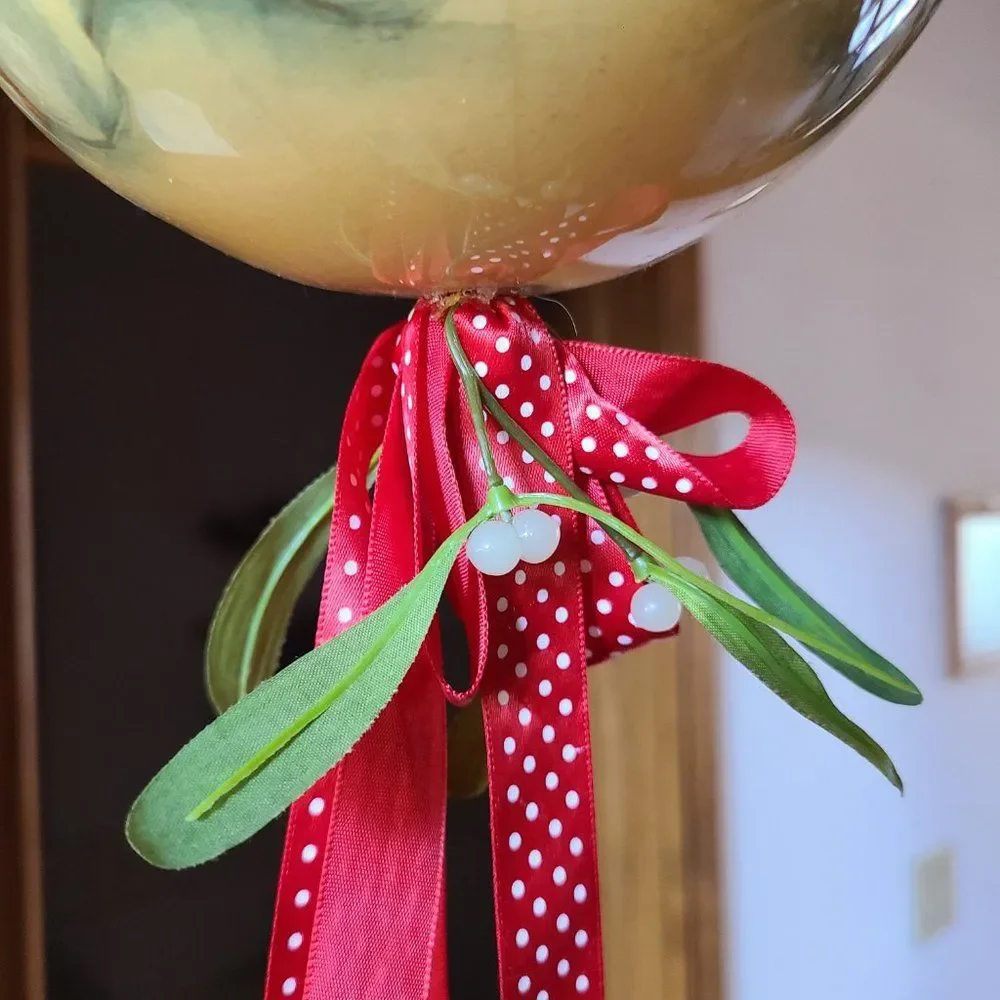 Oversize Mistletoe Christmas Holiday Doorway Or Window Bears Hanging Ornament